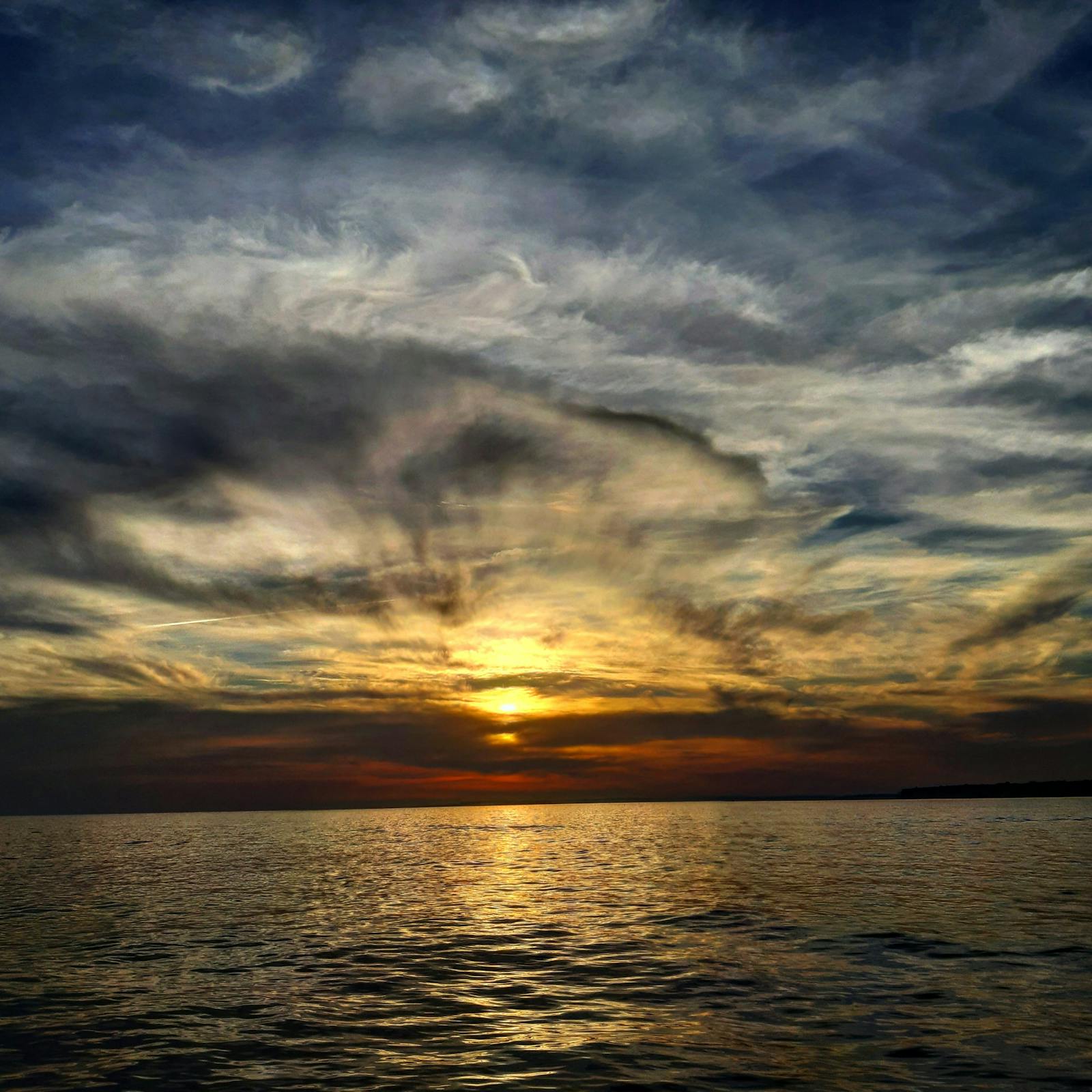 Coucher de soleil sur les Grottes de Benagil